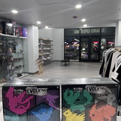Pokemon Evolving Skies Elite Trainer Box Set