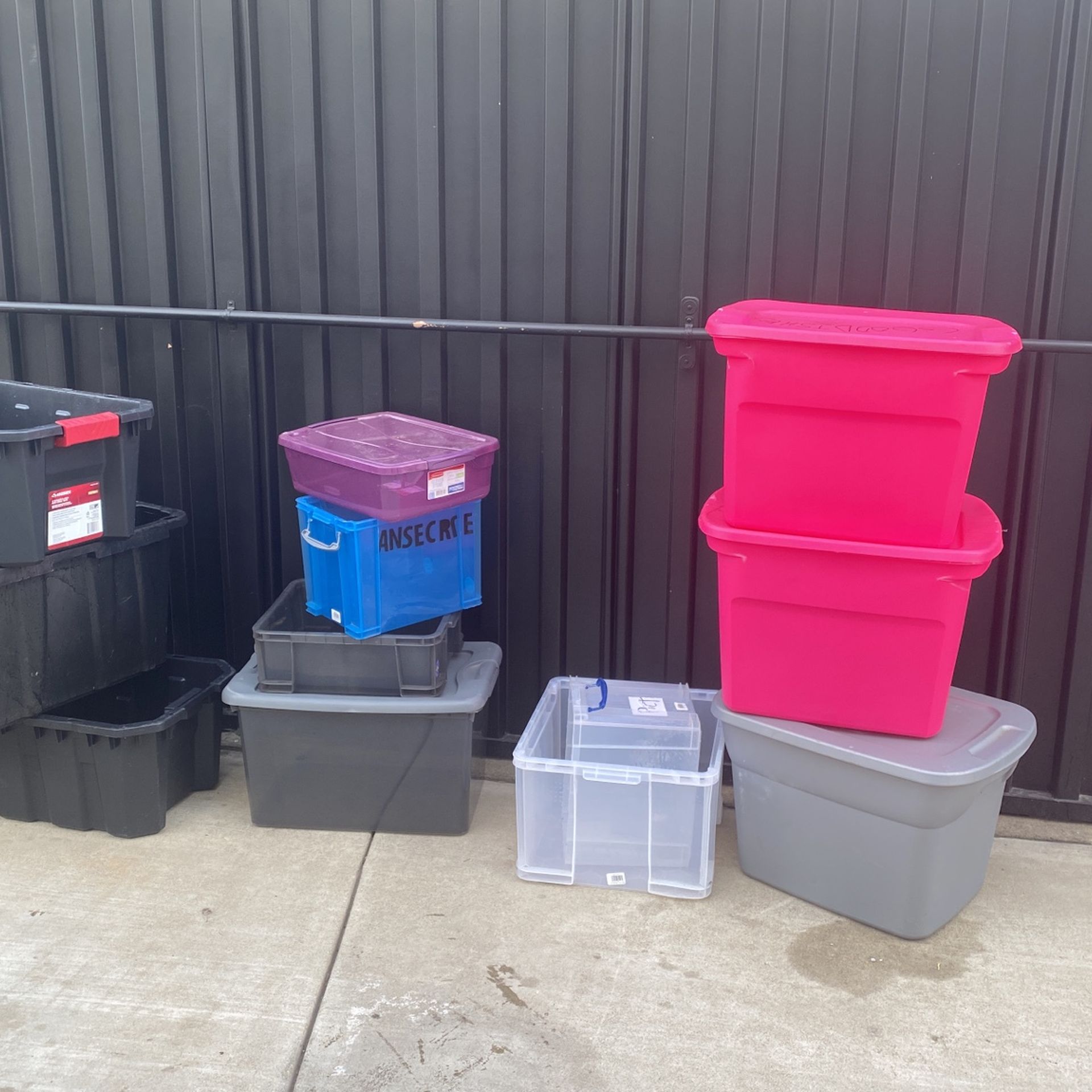 Storage containers