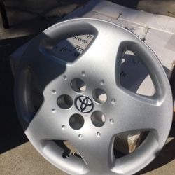 Toyota Hubcap 16"