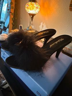 New fluffy heels size 7 fabuliscious