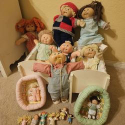 Cabbage Patch Kids 7,  Cribs  2, Different Outfits 30