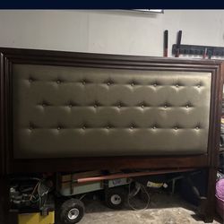 Rooms to go king size bed