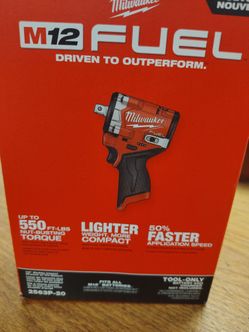Milwaukee fuel 1/2 in stubby impact 550 lbs tool only