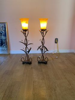 2 lamps, 2’ tall