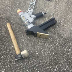 Central Pneumatic 2 in 1 Flooring Nailer & Stapler Item 61689 1/4" 18 NPT Inlet 15/1/2 gauge