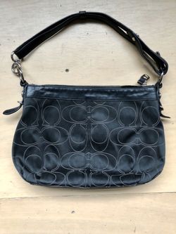 Coach Monogram Shoulderbag