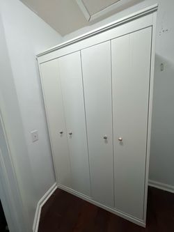 White closet Free