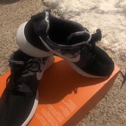 Nike Women’s Shoes Size 8 