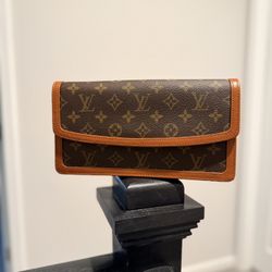 Vintage LV Clutch 