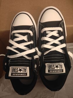 Converse Youth Size 2, Black/ White.