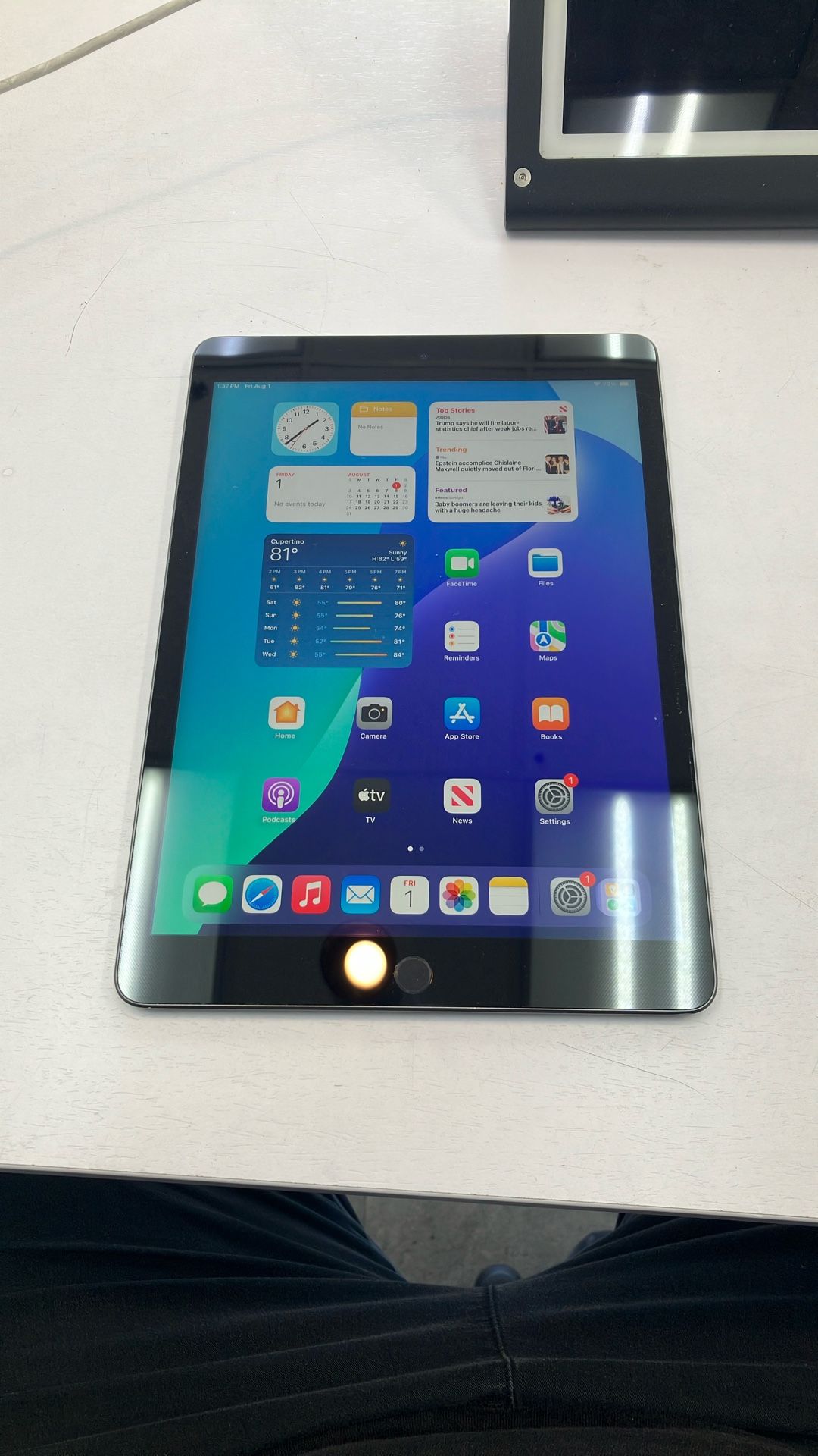 iPad 9th Generation- 64GB - Cellular Unlocked