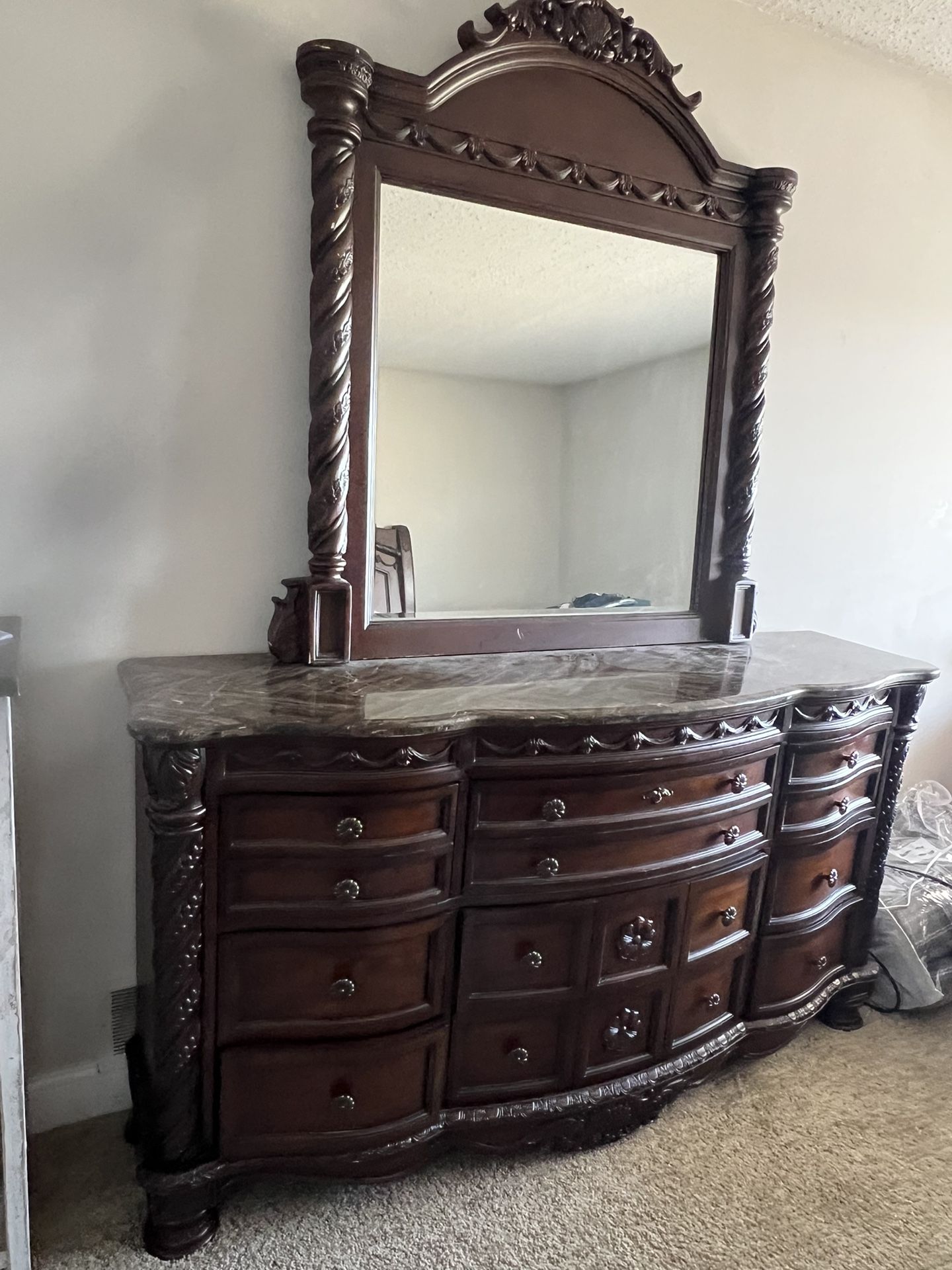 6-Piece California King Sleigh Bed Set