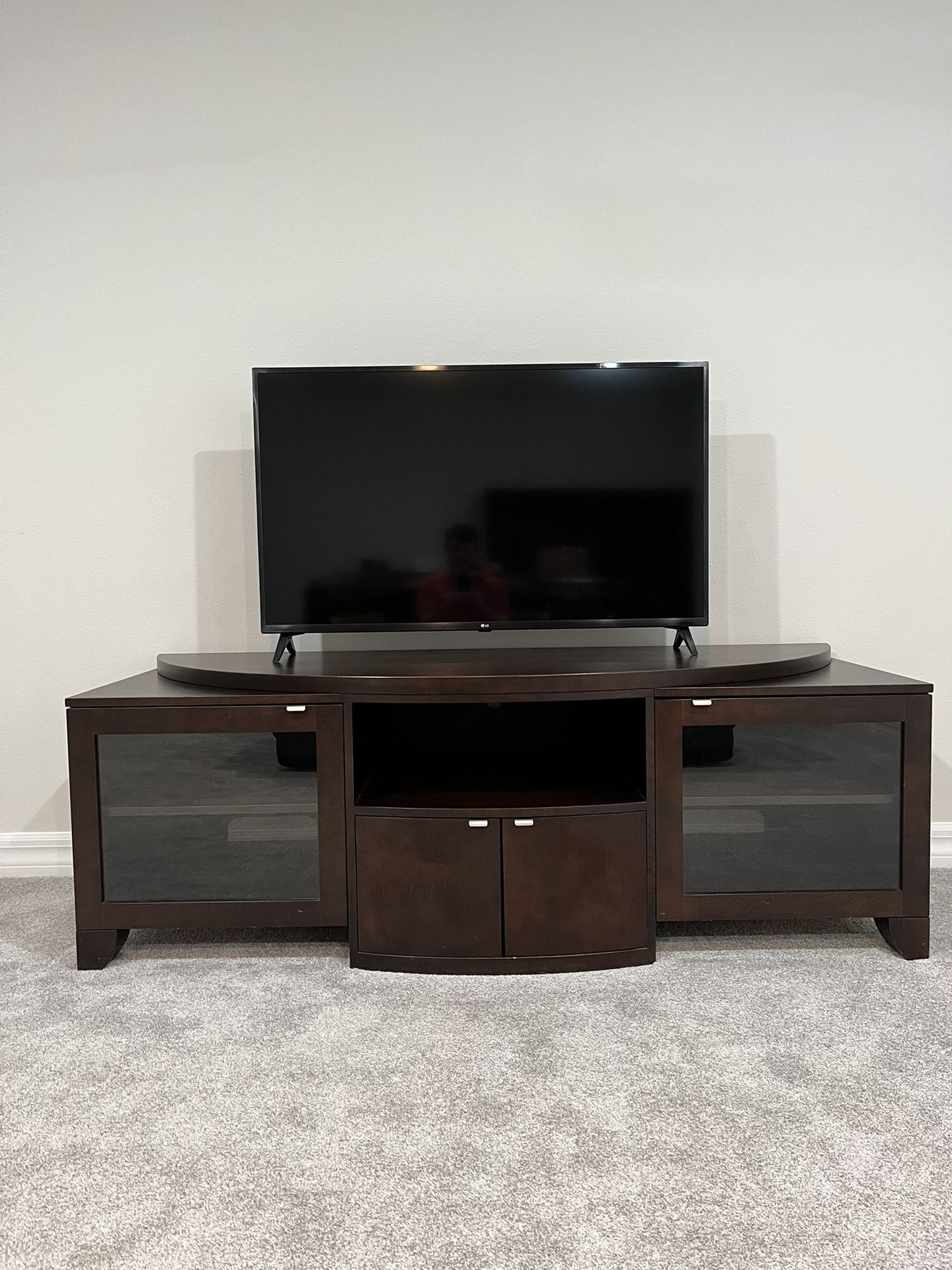 72″ Media & Gaming Console – Glass Doors + Center-Channel Niche