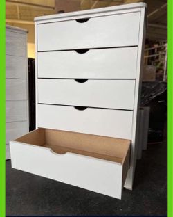 5 drawers dresser/ Five drawers dresser