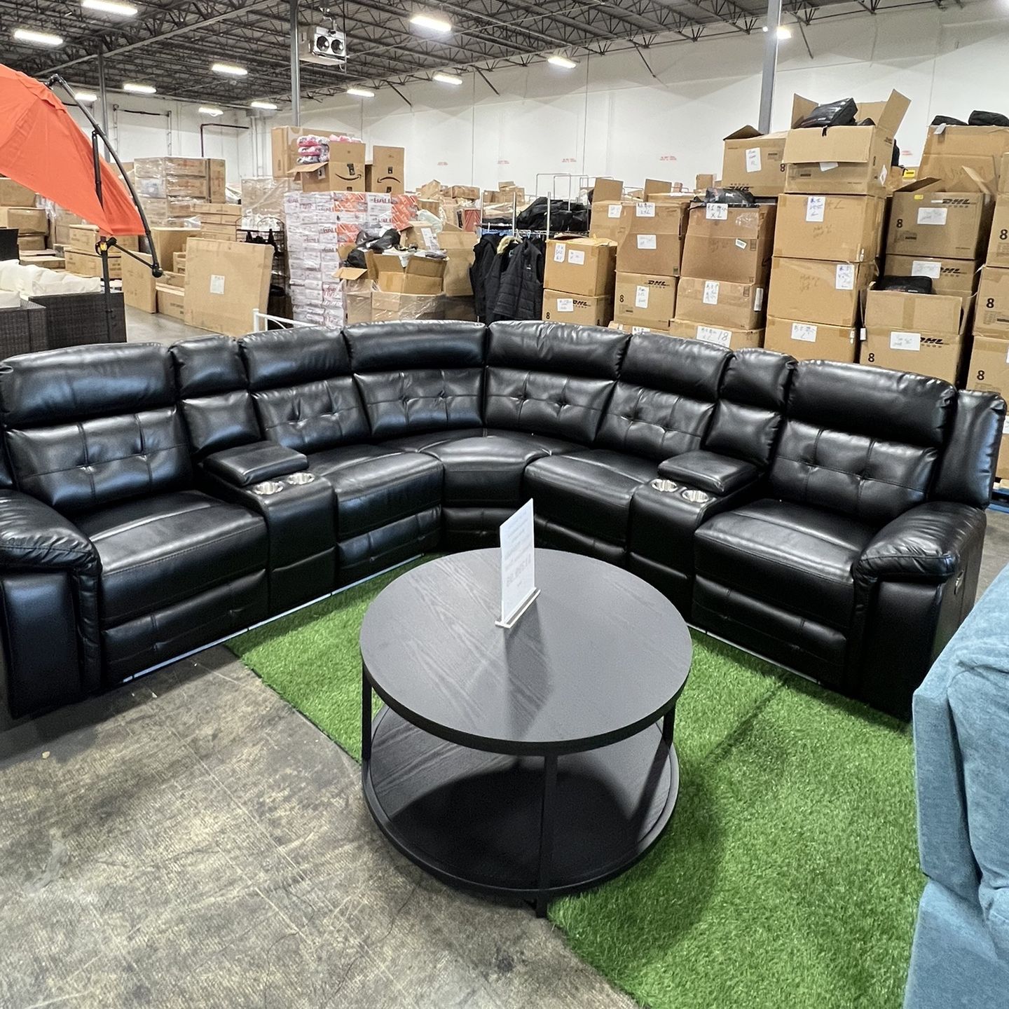 Black Leather Power Recliner Sectional With Lights / Seccional de sillón reclinable eléctrico de cuero negro con luces