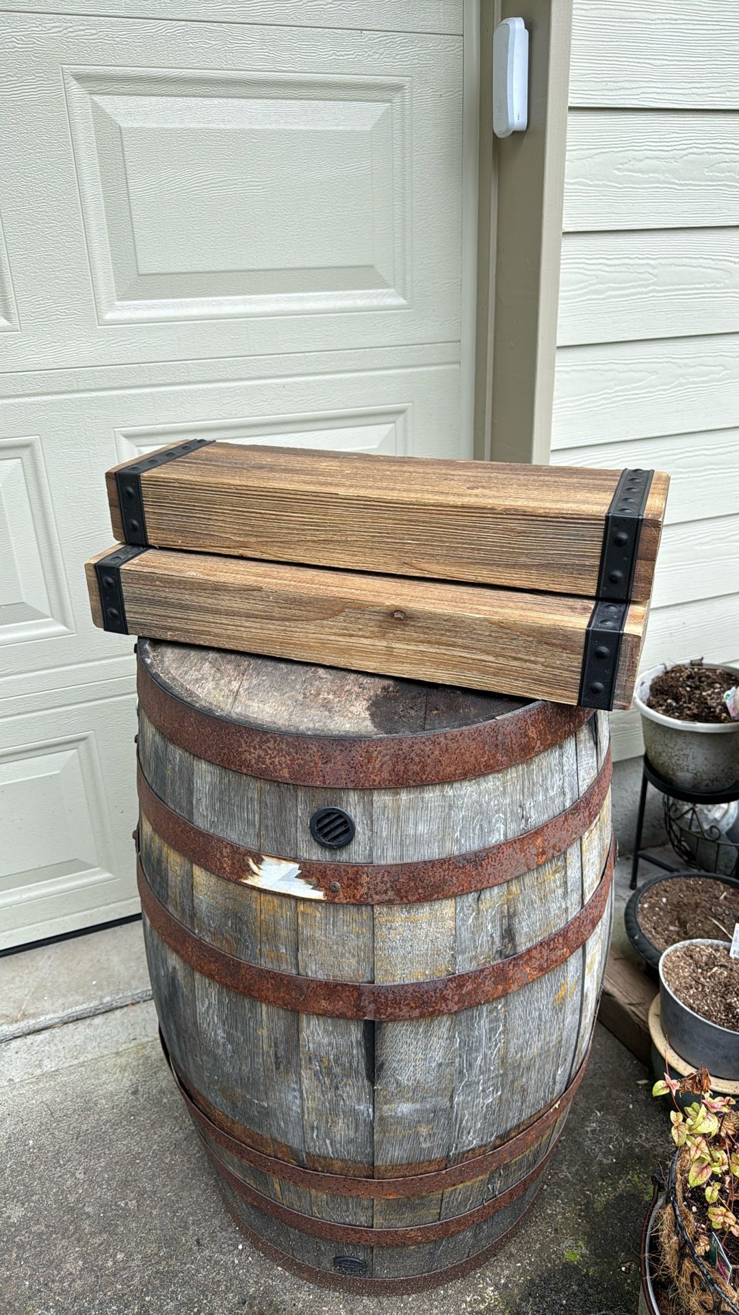 2 Floating Shelves
