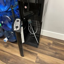 Free Water Dispenser (NOT WORKING)