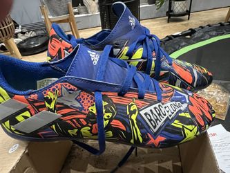 Used Adidas Soccer Boys Shoes Size 4