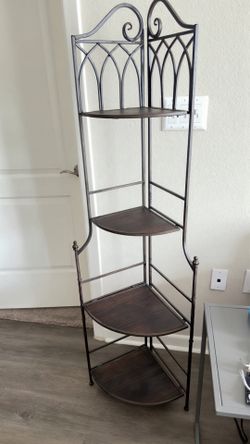 Corner shelf that can be folded for storage