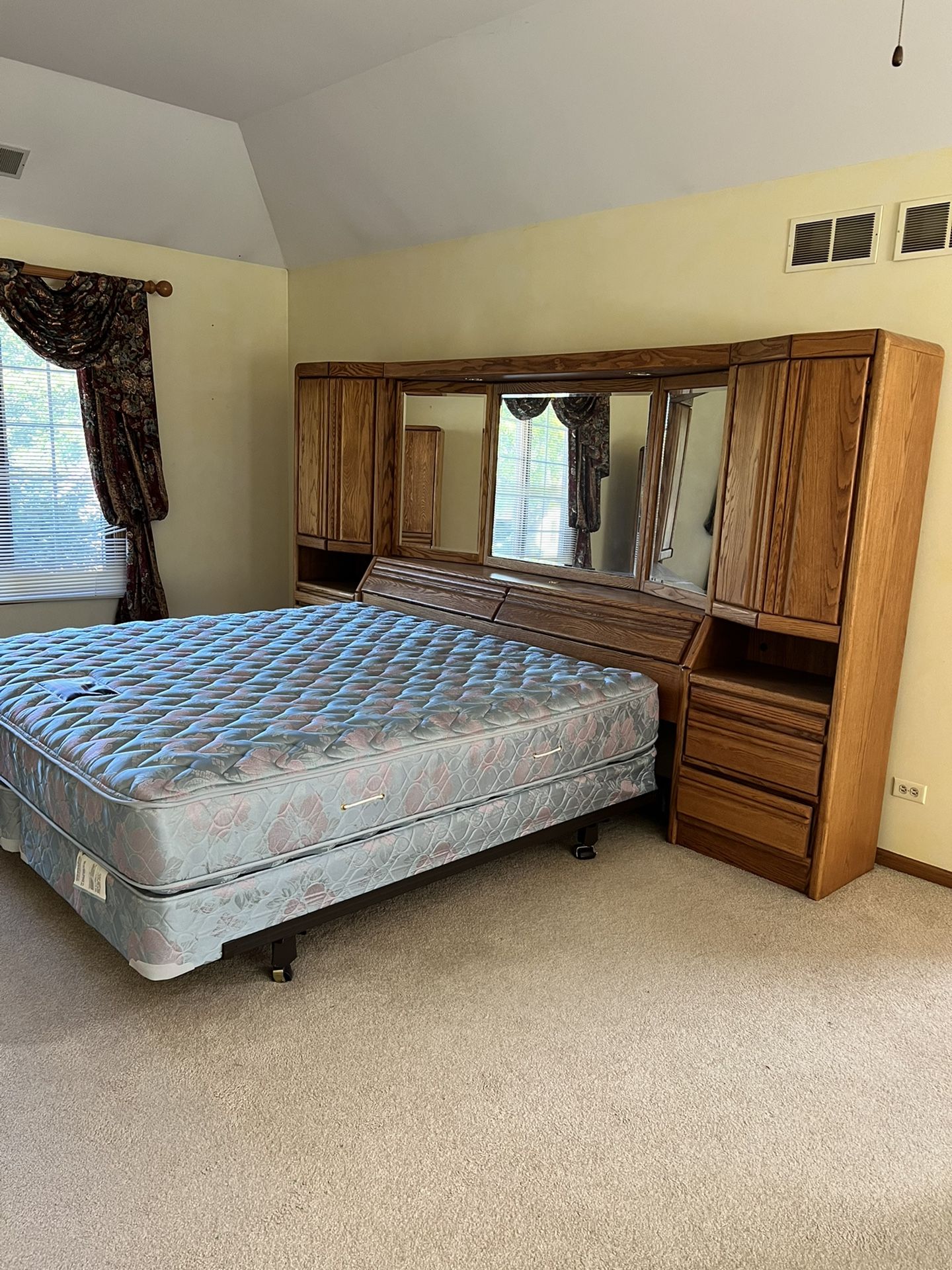Blackhawk Bedroom Set & Mattress for Sale in Lyons, IL OfferUp