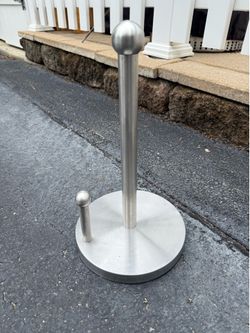 Paper towel holder