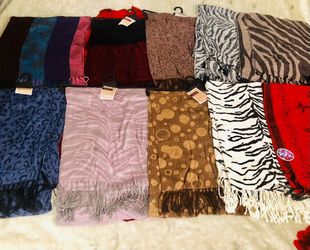 Scarf 🧣 new for 7 each.
