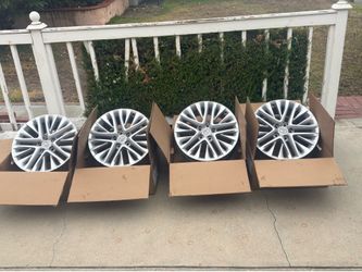 2018 Lexus ES350 18x7.5 OEM wheels