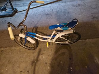 1970s galaxy par excellence 20 inch cruiser bike
Classic bike 1970s
Works good no issues 
Tires and tubes recently installed new