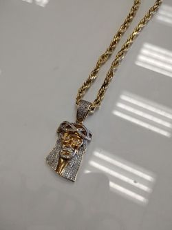 10k Gold Pendant Necklace 15.7g