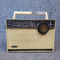 *Not Working** Montgomery Wards Airline Transistor Radio GTM-1200A Vintage AM Shortwave