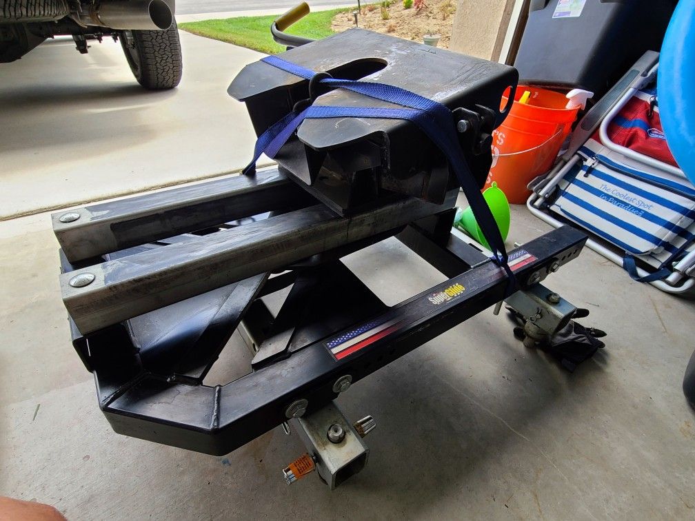 PULLRITE SUPERGLIDE 2700 5TH WHEEL HITCH w/ INDUSTRY STANDARD RAILS
