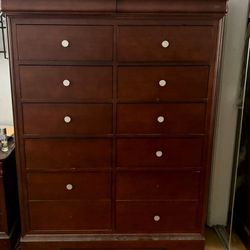 10 Drawer Wooden Dresser Cabinet