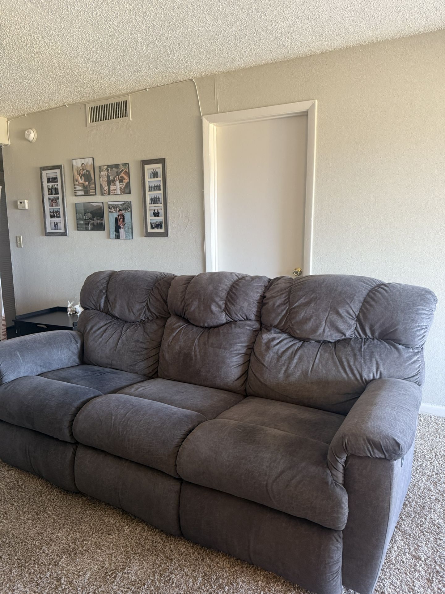 La-Z-Boy Reclining Sofa/Couch