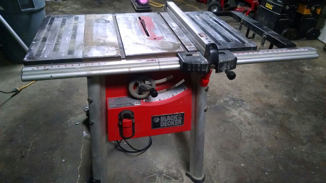 Black and Decker BT2500 table saw