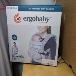 Ergobaby Omni 360 Baby Carrier + Newborn Insert – New in Box