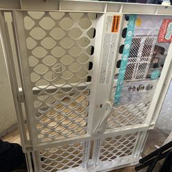 Safety toddler gate