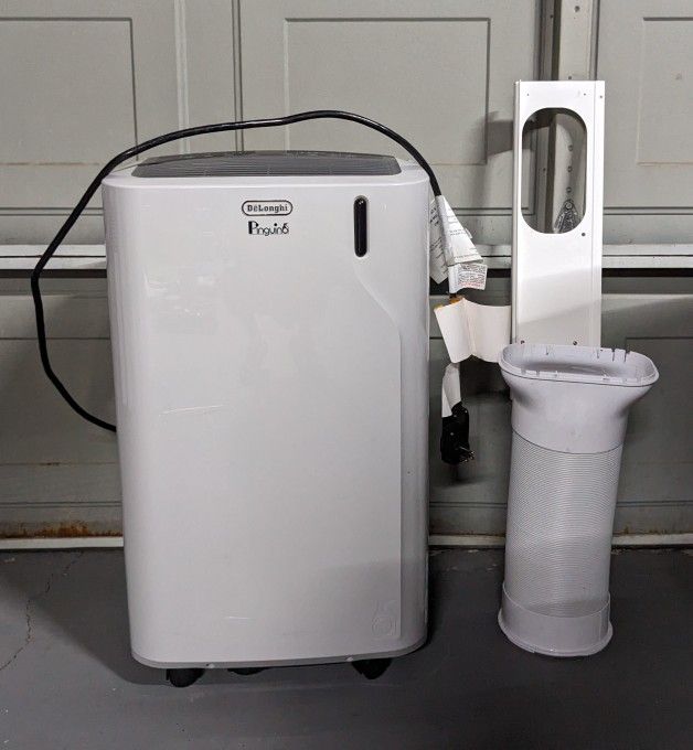 De’Longhi 3-in-1 Portable Air Conditioner - 6900 BTU