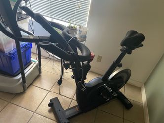 Echelon indoor spin bike great condition