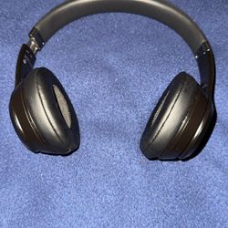 beats solo 4 used for weeks come with everthing