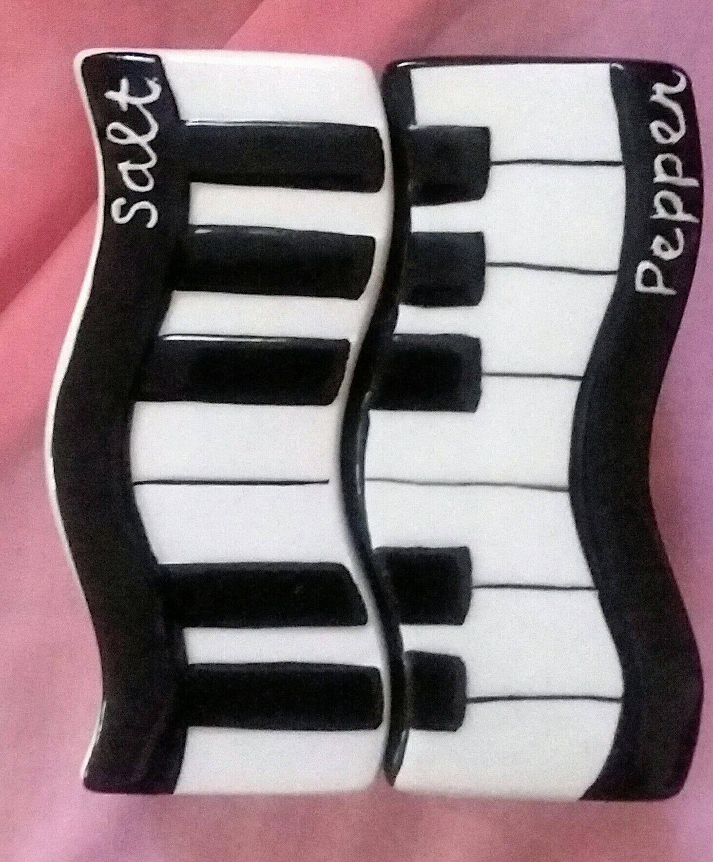 Black & White Piano Musical Keyboard Salt & Pepper Shaker Set