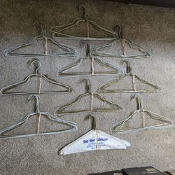100 Wire Hangers, Great For Garage/Yard Sales & Consignment Shops!