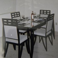Dinning Room Table With 4 Chairs 