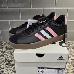 New Women's Adidas size 6.5