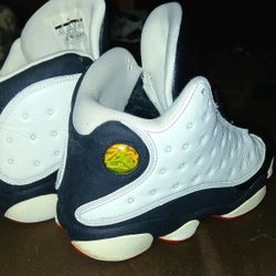 Jordan 12 Retro Size 8.5 Y LIKE NEW 20$