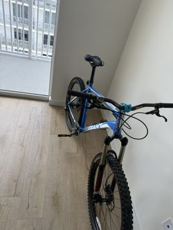 Giant Xtc Miuntain Bike Like New