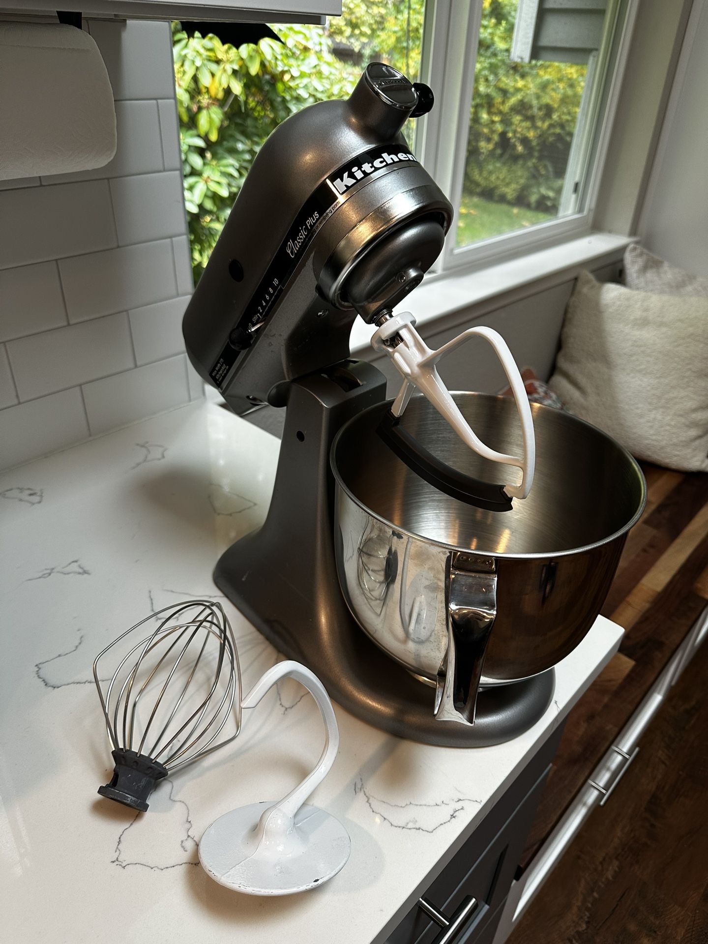 Kitchen Aid Classic Plus Series 4.5 Quart Mixer