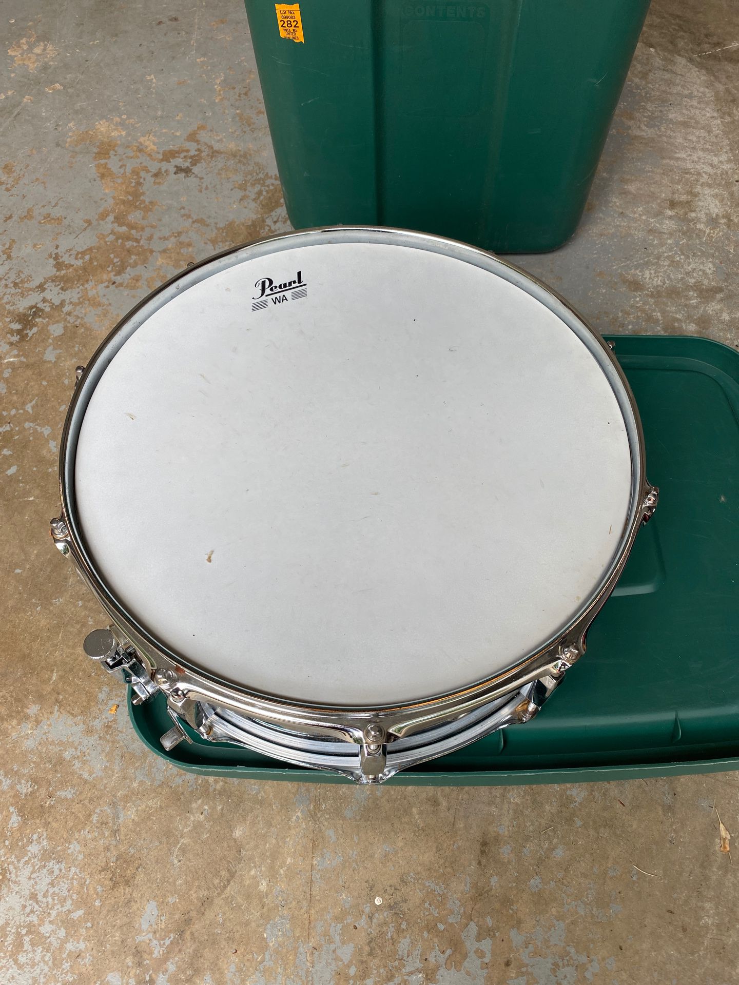 Pearl Snare Drum with stand