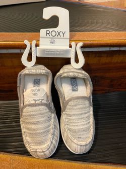 Roxy girls size 11 slip on shoes