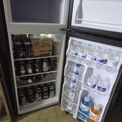 Fridge Medium Sized Great For Dorms