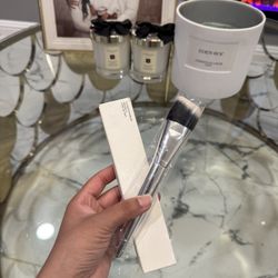 HAUS LABS BY LADY GAGA  Cruelty-Free Foundation Brush🩶